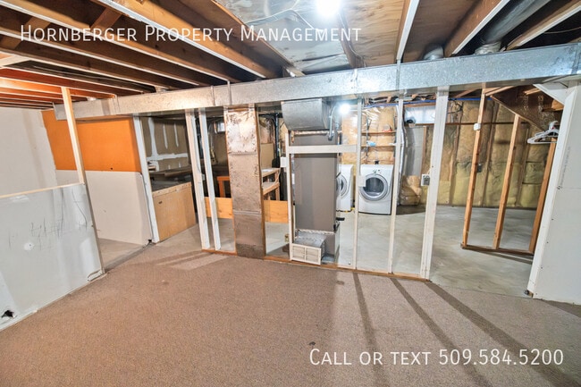 Building Photo - Duplex on the North Side