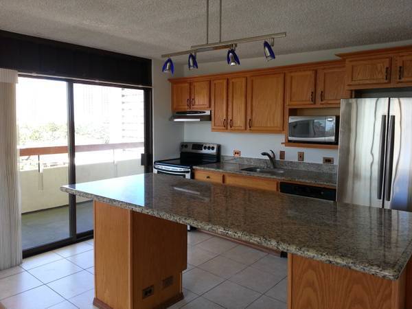 Building Photo - 2BR/2BA/1PKG UNIT IN THE ALA WAI MANSION W...