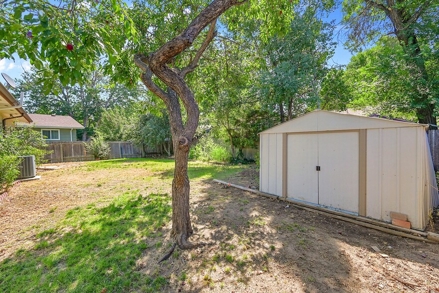 Building Photo - 2742 W 22nd Street Dr