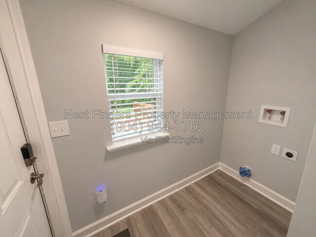 Building Photo - 1293 Hamilton St