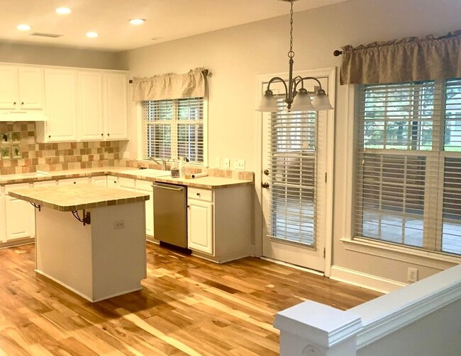 Building Photo - 11106 Knight Castle Dr