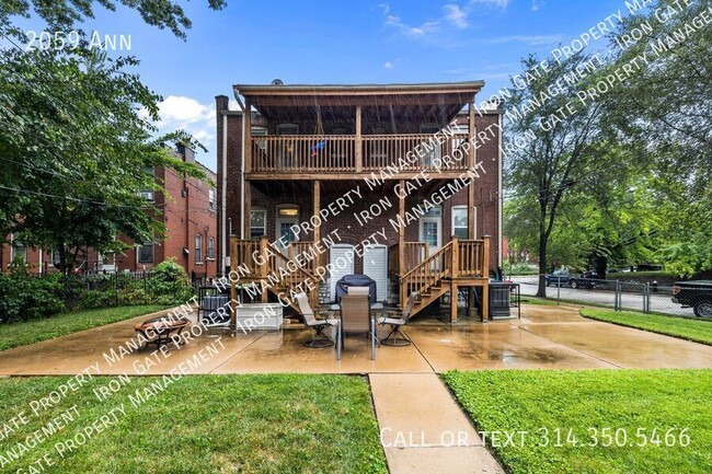 Building Photo - Stunning townhome in McKinley Heights now ...