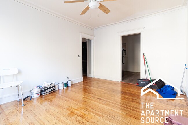 Building Photo - 900 W Belle Plaine Ave