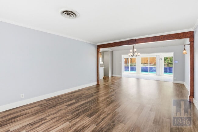 Building Photo - 6809 Columbia Dr