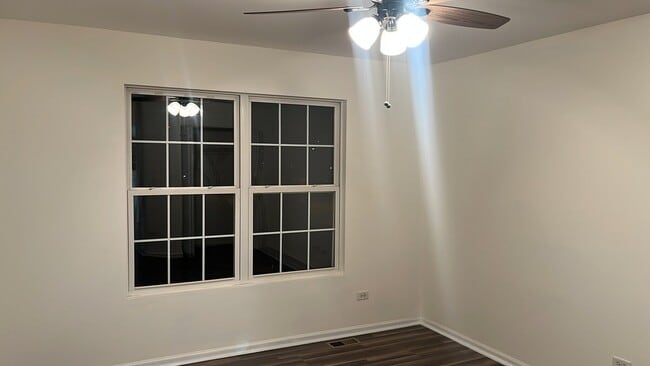 Building Photo - 1096 Clover Dr