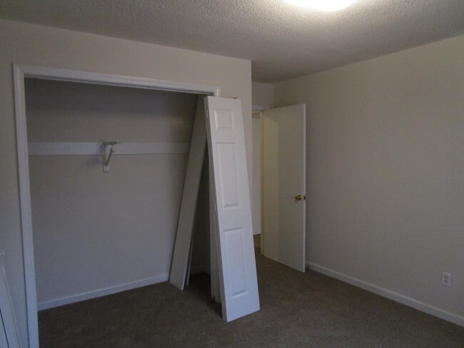 Building Photo - 25 Cuttino Rd