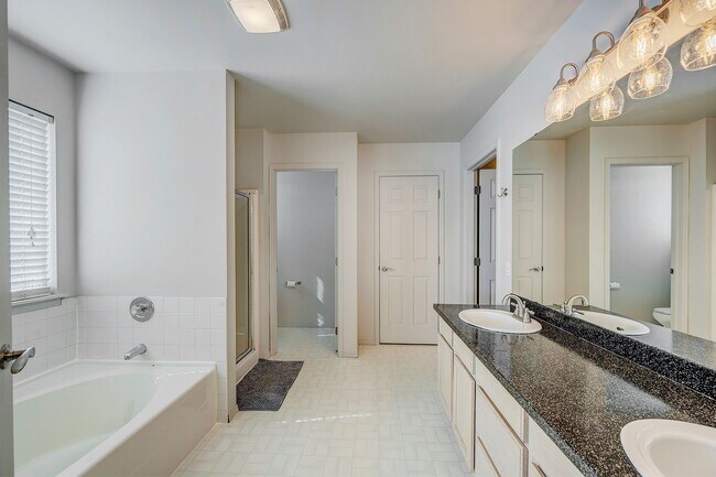 Building Photo - Monroe two story, three bed, two and half ...