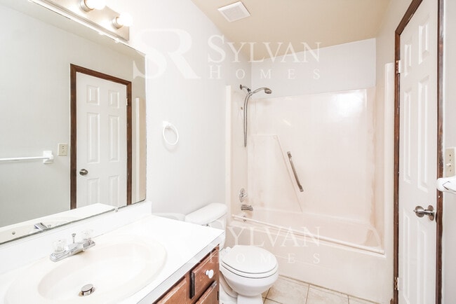 Building Photo - Find Your Oasis Here