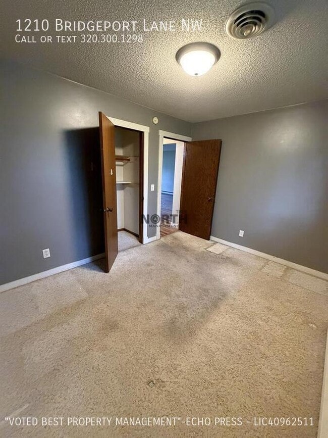 Building Photo - 1210 Bridgeport Ln NW