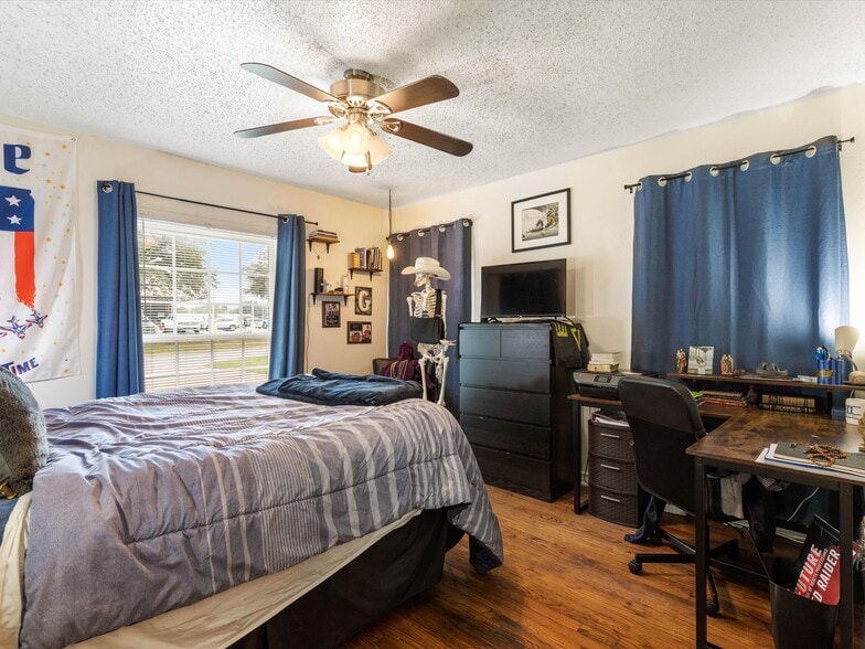 Building Photo - 3508 W Biddison St