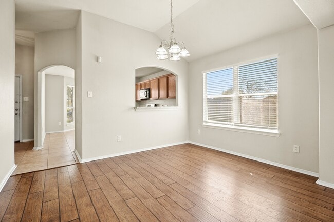 Building Photo - 23 N Golden Oak Dr