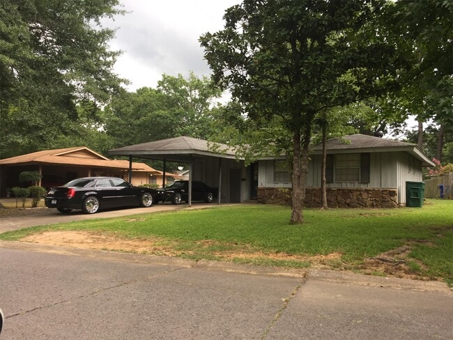Building Photo - 1322 Hillcrest Dr