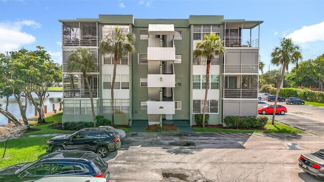 Building Photo - 2741 Taft St