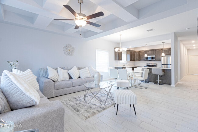 Building Photo - 546 Spanish Oak Dr