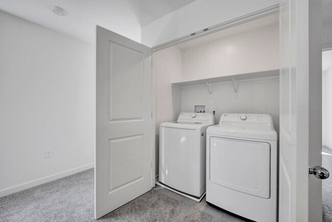 Building Photo - 7725 Forestdale Wy