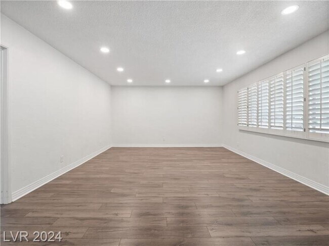 Building Photo - Spectacular Vintage 3Bed/2Bath Las Vegas h...