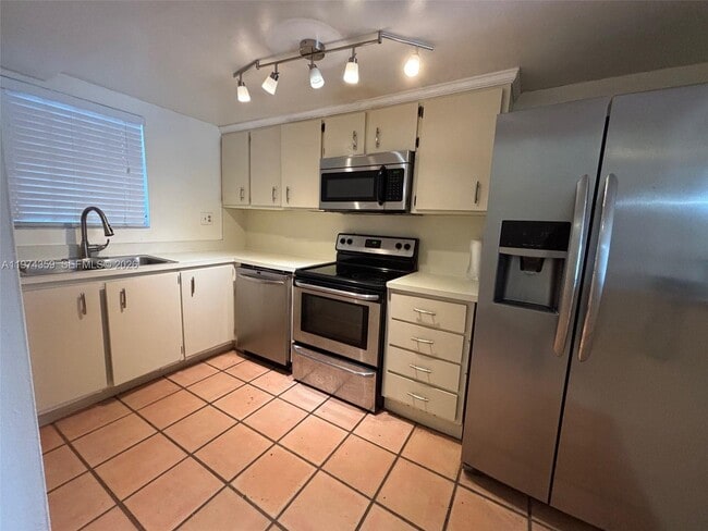 Building Photo - 210 NW 87th Ave