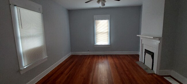 Building Photo - 270 Archer St