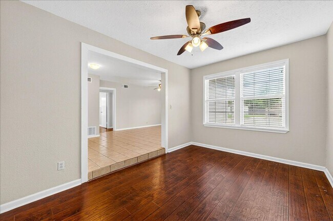Building Photo - 929 Ashland Dr
