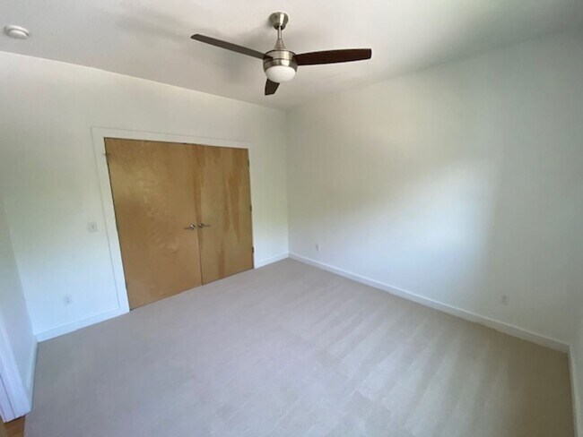 Building Photo - 3 Bedroom Modern Home w/ Excellent Location!