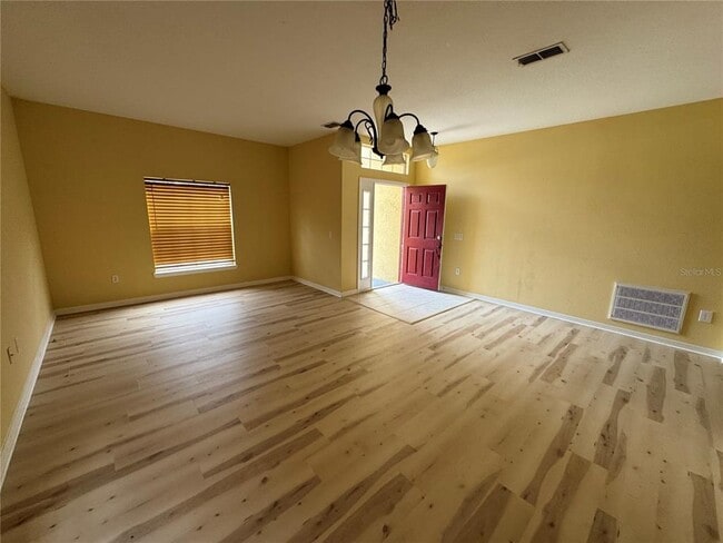 Building Photo - 1008 Hacienda Cir