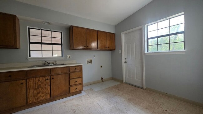 Building Photo - 1974 S Riverview Cir