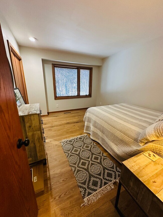 Building Photo - Sophisticated Condo Retreat on Old Mission Peninsula