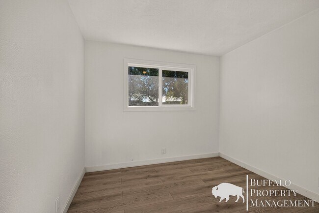 Building Photo - 578 Maple Leaf Dr