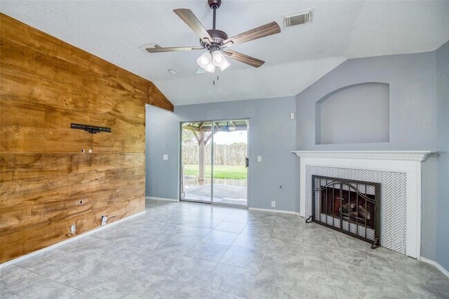 Building Photo - 21222 Somerset Park Ln