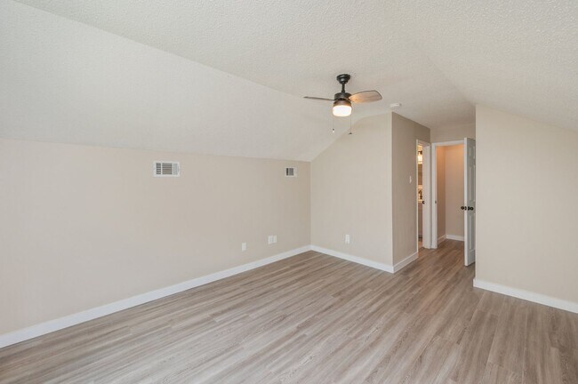 Building Photo - Completely Renovated Home in Niceville!