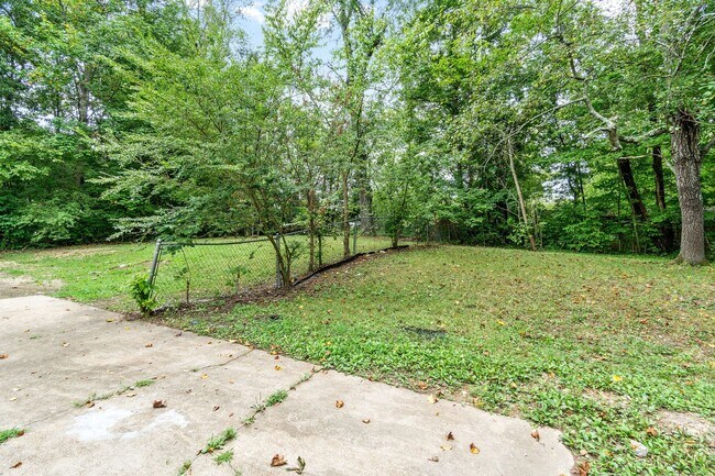 Building Photo - 706 Britton Springs Rd