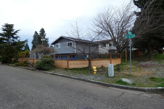 Building Photo - High Quality - Great Neighborhood