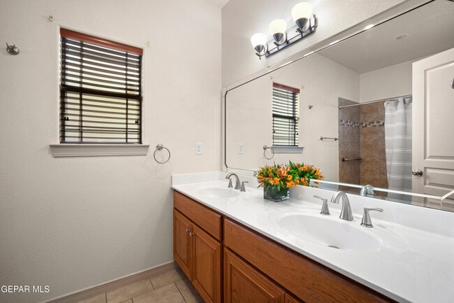 Building Photo - 5939 Bandolero Dr