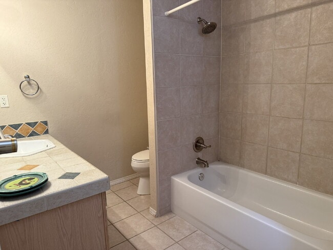 Building Photo - Charming NE Heights Cottage with Flexible Layout & Easy Access to UNM, Uptown, and KAFB