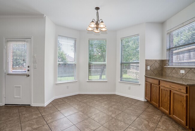 Building Photo - 9909 Delamere Dr