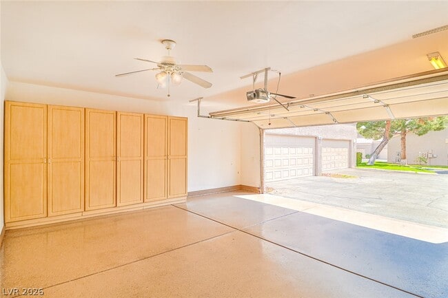 Building Photo - 5250 S Rainbow Blvd