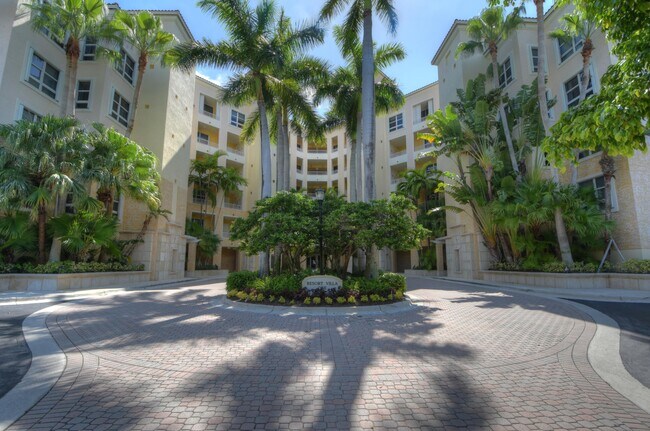 Building Photo - 707 Crandon Blvd