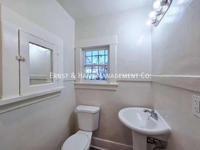 Building Photo - 1027 1/2 E. Ocean Blvd.-