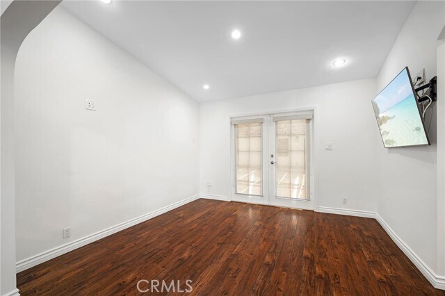 Building Photo - 1560 Ridgeway Dr