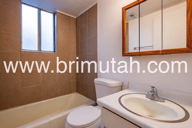 Building Photo - 1418-1426 S. 1100 E. - 7S