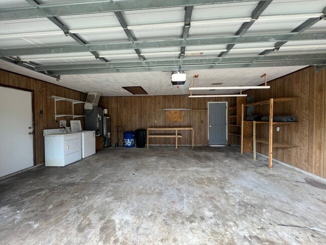 Building Photo - Port Orange 3 bed & 2 bath home