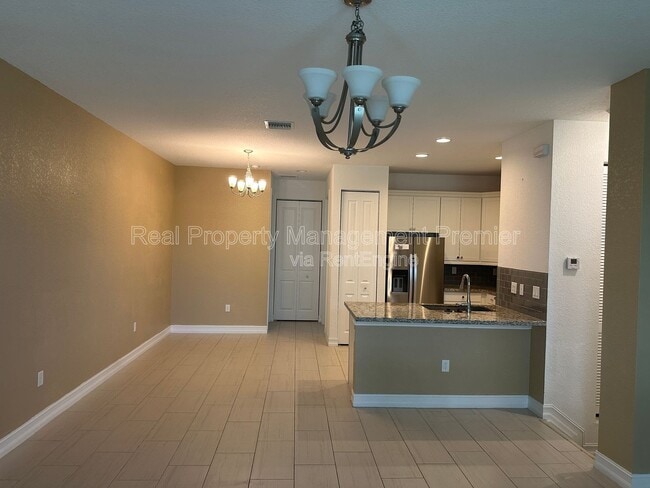 Building Photo - 11718 Ct-13