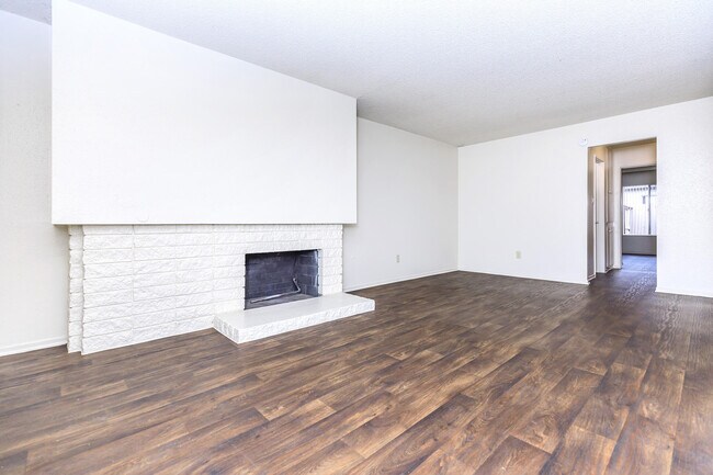 Building Photo - Walnut Park Apartments