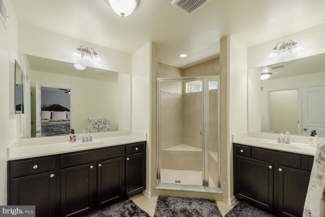 Building Photo - 7523 Holly Ridge Dr