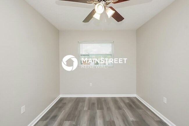 Building Photo - 3 Bedroom Pet-Friendly Home in SARASOTA, FL with Main Street Renewal