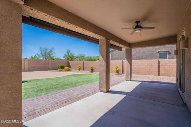 Building Photo - Spacious & Stylish Living in Saguaro Bloom...