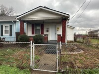 Building Photo - Charming 1-Bedroom House with Bonus Room a...