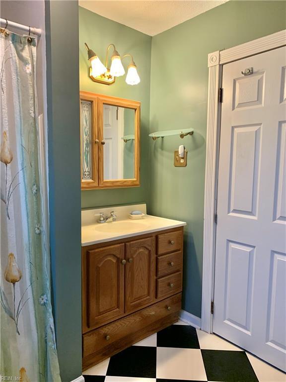 Building Photo - 6 N Stuart Rd