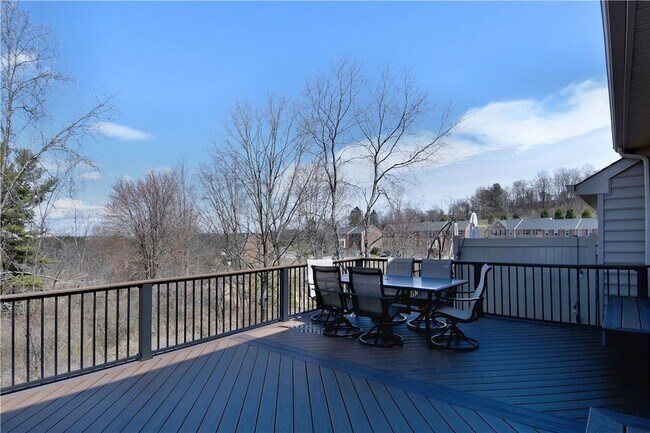 Building Photo - 616 Edison Dr