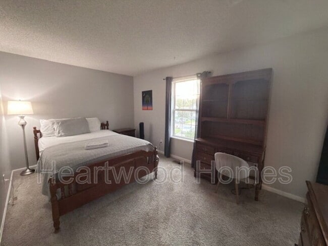 Building Photo - 264 Orchard Hill Dr